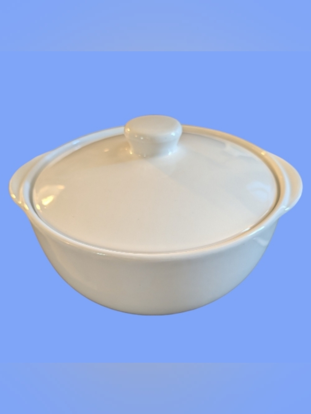Like New Villeroy & Boch Vivo White Ceramic Covered Casserole Dish 2 QT Round